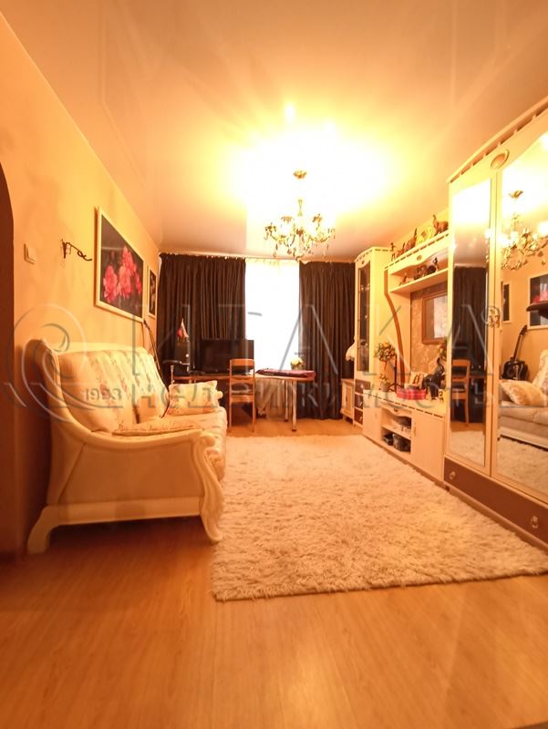 Продажа 3-комн квартиры на вторичном рынке Выборг, Большая Каменная,  д. 3