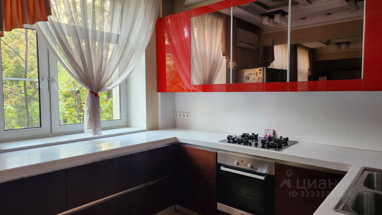 Продажа 5-комн квартиры на вторичном рынке Лазаревский переулок, 8