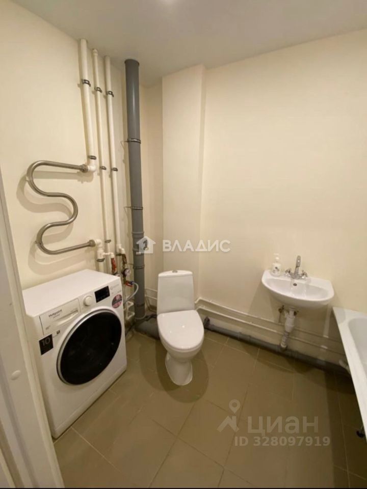 Продажа 1-комн квартиры на вторичном рынке Южный мкр, улица Доктора Сотникова, 31