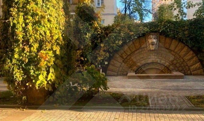 Продажа 5-комн квартиры на вторичном рынке Большой Левшинский переулок, 11