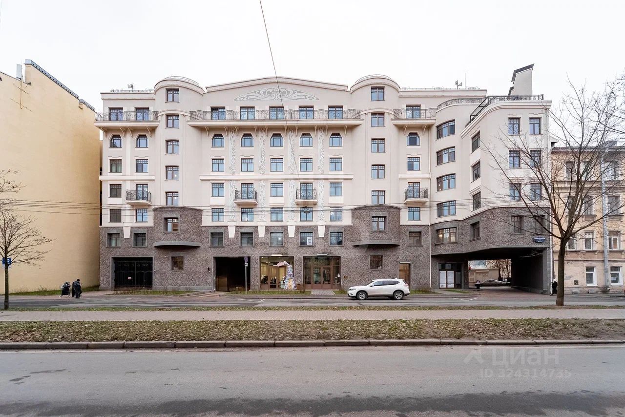 Продажа 4-комн квартиры на вторичном рынке Малодетскосельский проспект, 40