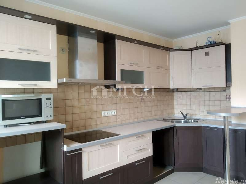 Продажа 2-комн квартиры на вторичном рынке Химки, Новозаводская улица, 10