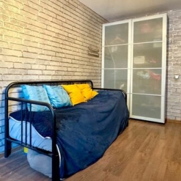 Продажа 3-комн квартиры на вторичном рынке улица Оптиков