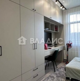 Продажа 3-комн квартиры на вторичном рынке Красногорск г, Ильинское-Усово п, Александра Невского пр-зд,  д. 5