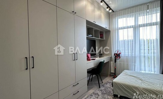 Продажа 3-комн квартиры на вторичном рынке Красногорск г, Ильинское-Усово п, Александра Невского пр-зд,  д. 5