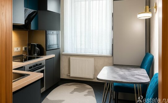 Продажа 3-комн квартиры на вторичном рынке улица Маршала Захарова,  д. 50 к1