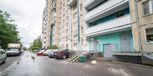 3-комн квартира улица Коммуны,  д. 48