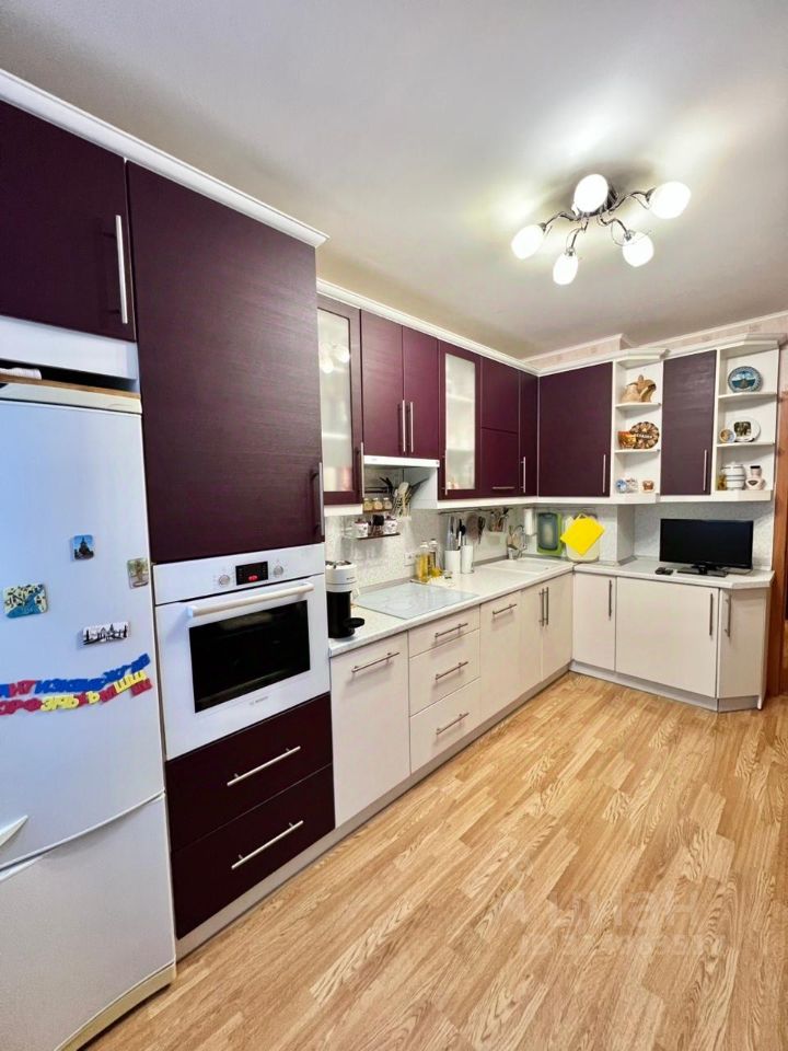 Продажа 3-комн квартиры на вторичном рынке Красное Село, улица Освобождения, 21