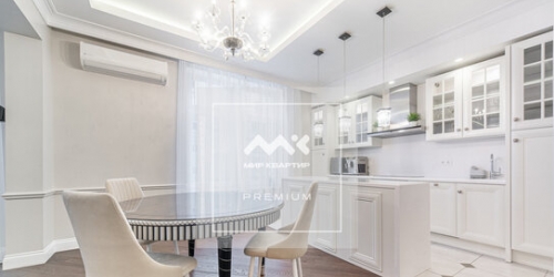 3-комн квартира ул Кирочная,  д. 64