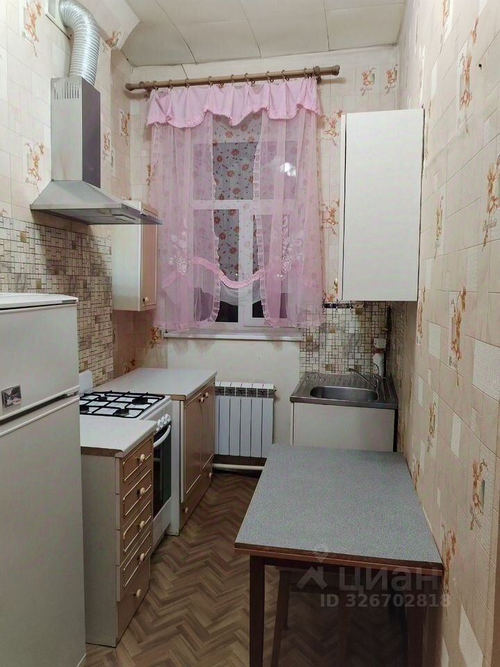 Продажа 2-комн квартиры на вторичном рынке Толмачево городской поселок, улица Толмачева, 25