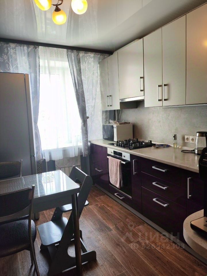 Продажа 3-комн квартиры на вторичном рынке Электросталь, улица Карла Маркса, 17а