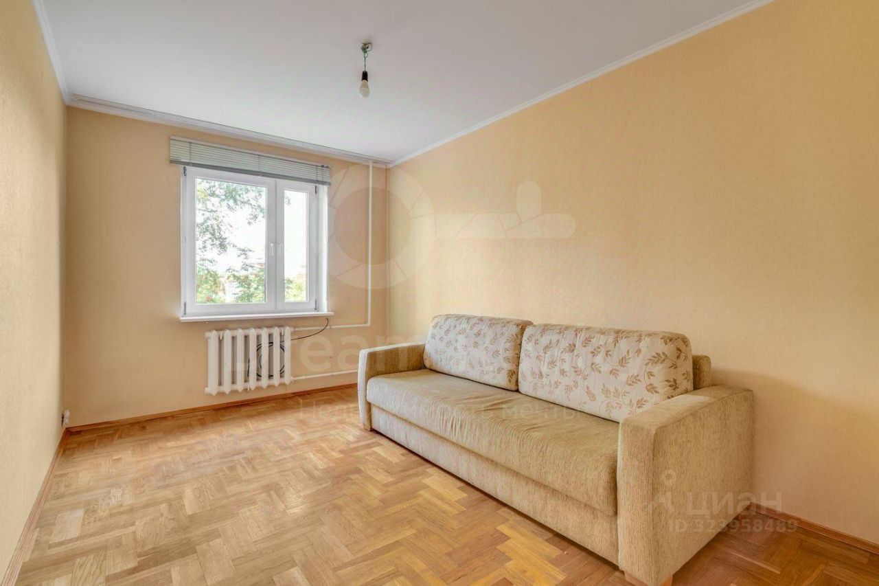 Продажа 3-комн квартиры на вторичном рынке Подольск, Октябрьский проспект, 2В