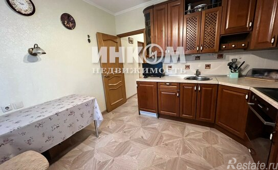 Продажа 3-комн квартиры на вторичном рынке Тарутинская улица,  д. 1