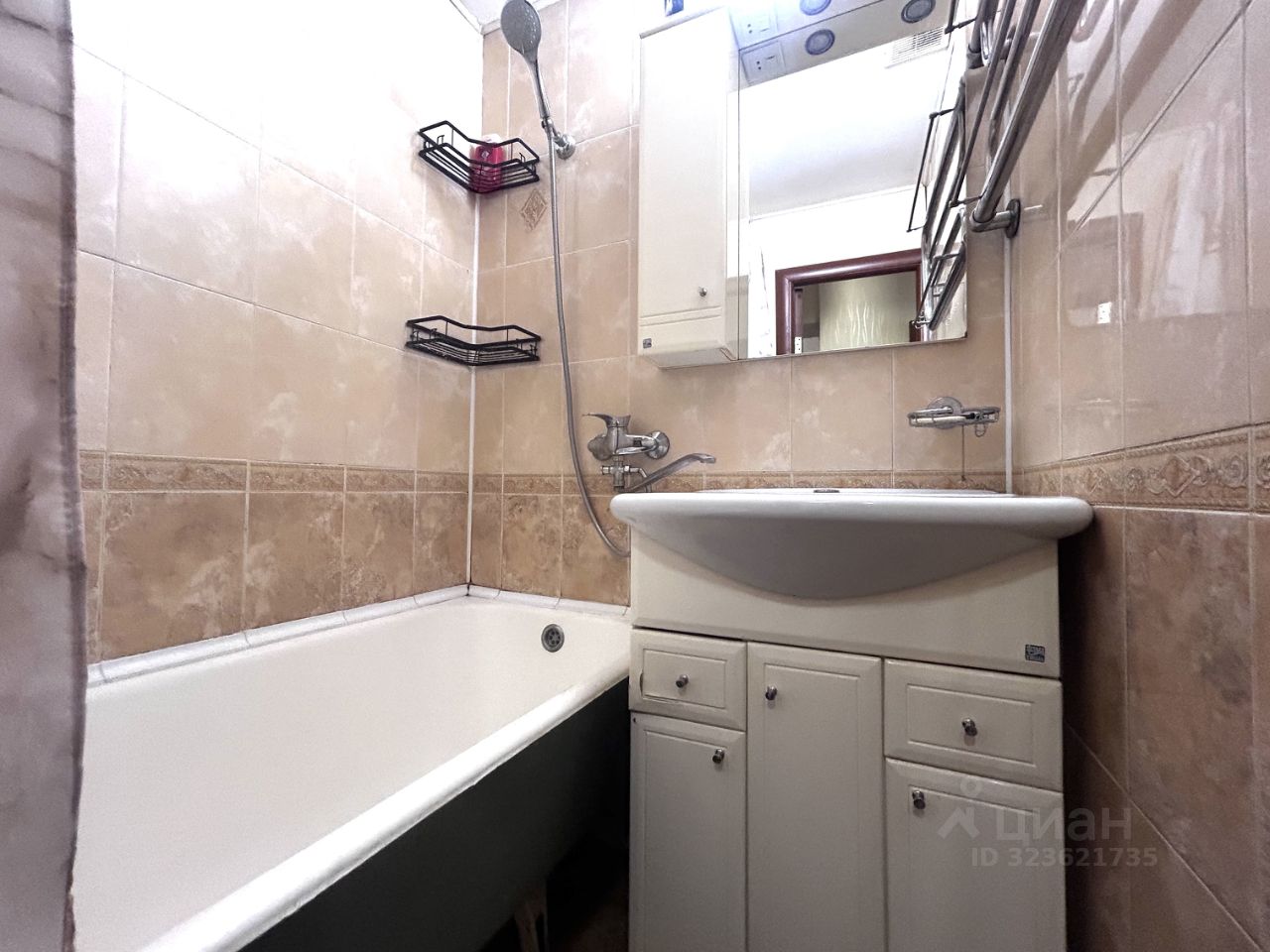 Аренда 2-комн квартиры на вторичном рынке Симферопольский бульвар, 16К2