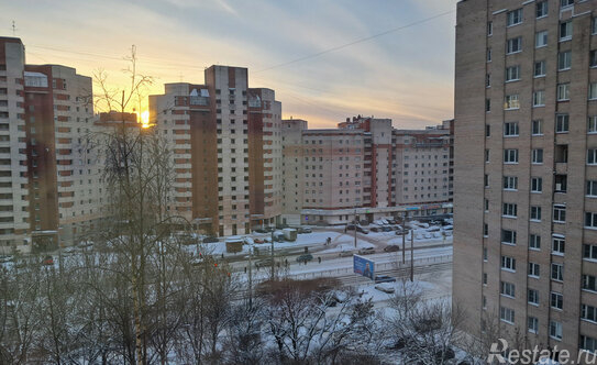 Продажа 2-комн квартиры на вторичном рынке Просвещения пр-кт,  д. 70,  к. 1