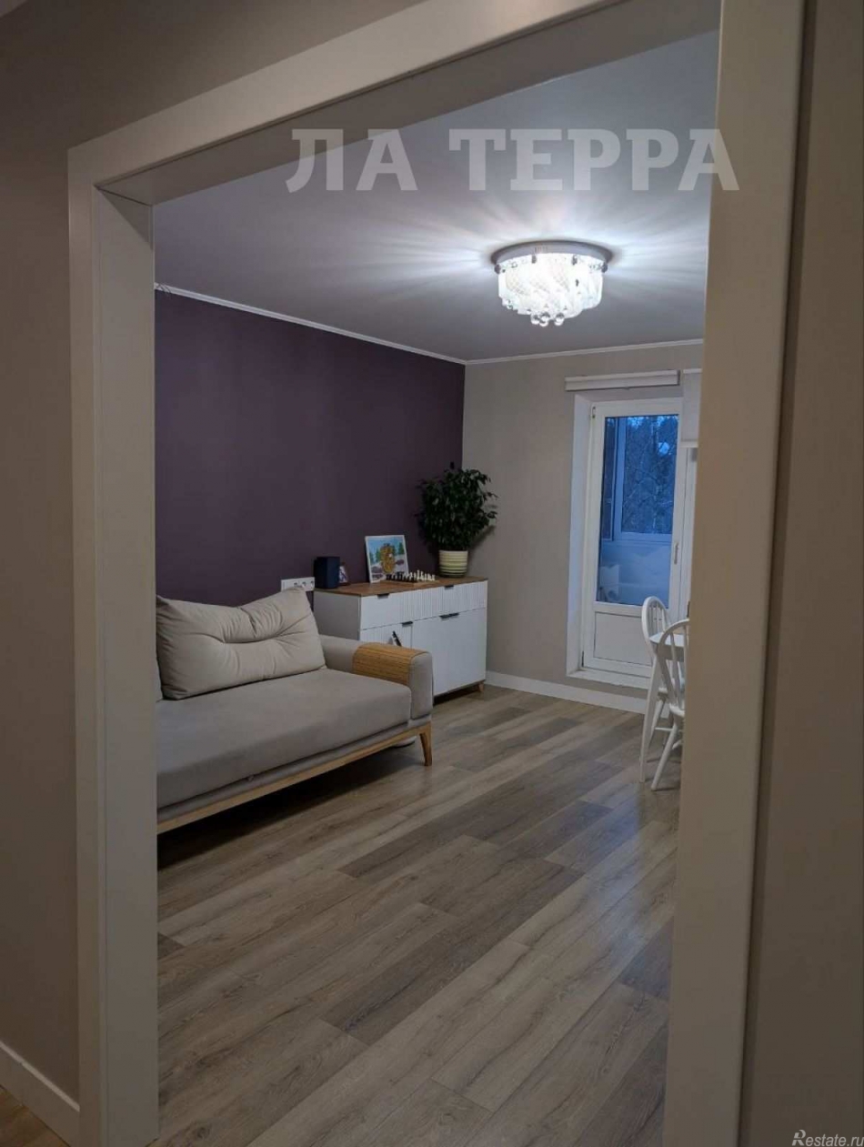 Продажа 3-комн квартиры на вторичном рынке Островитянова ул,  д. 39