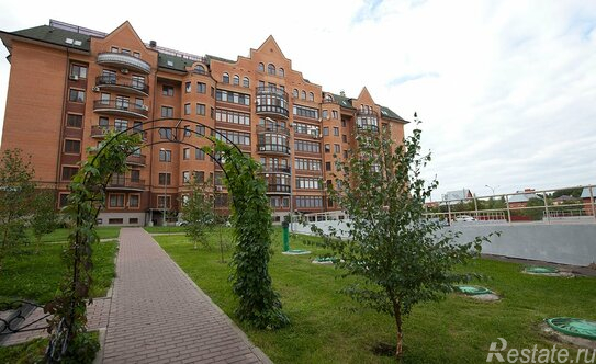 Продажа 2-комн квартиры на вторичном рынке Международный, ул Береговая,  д. 1А