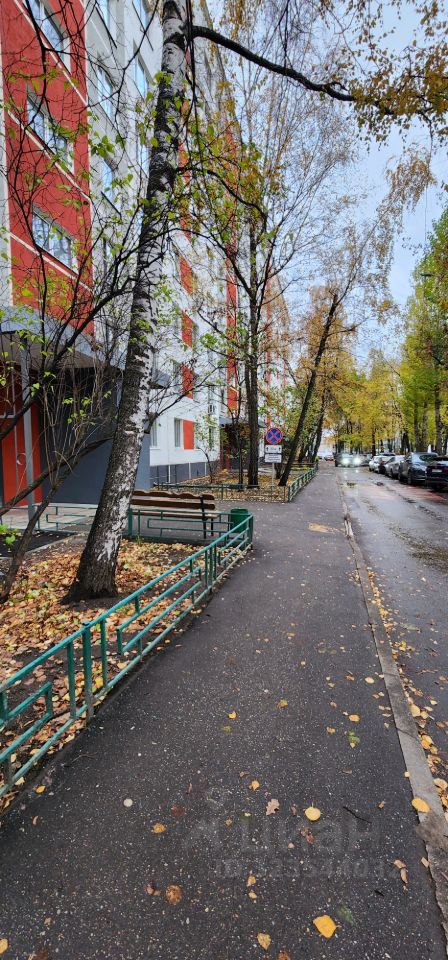 Аренда 3-комн квартиры на вторичном рынке Елецкая улица, 16К3