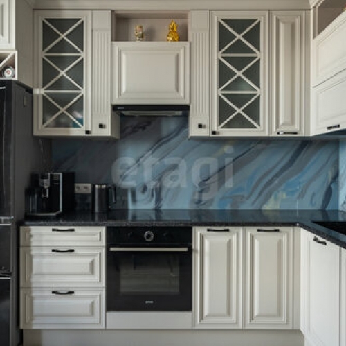 3-комн квартира улица Маршала Казакова