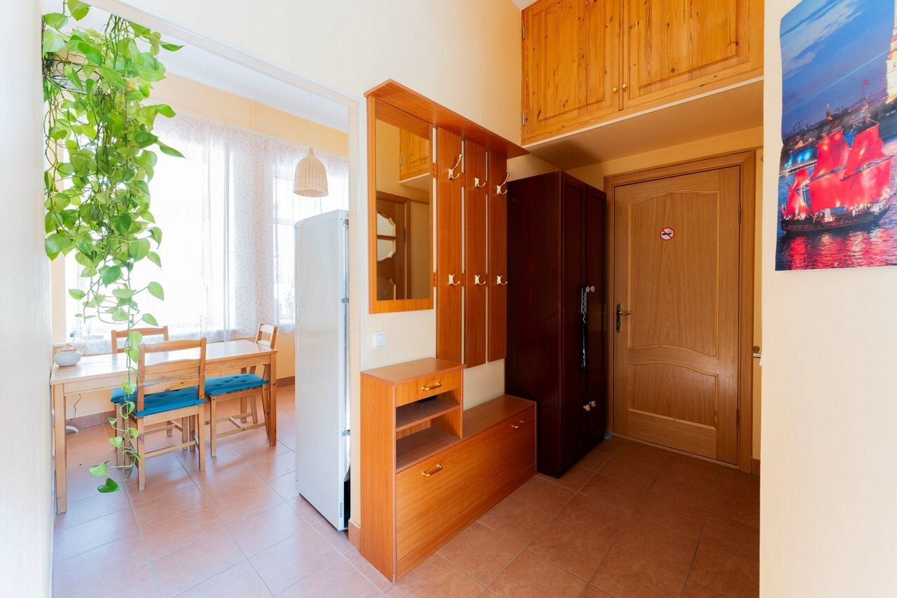 Продажа 3-комн квартиры на вторичном рынке Моховая улица, 4