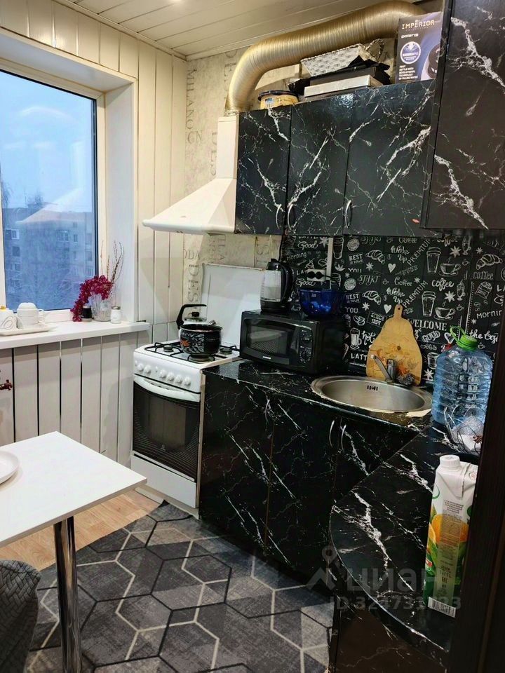 Продажа 2-комн квартиры на вторичном рынке Ломоносов, улица Жоры Антоненко, 14а