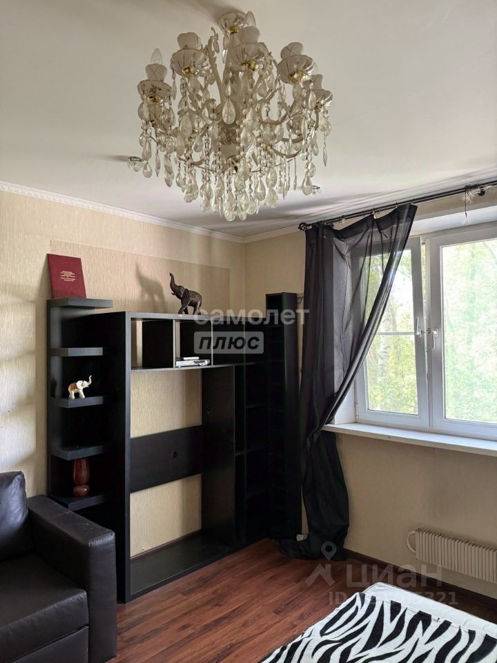 Продажа 4-комн квартиры на вторичном рынке Паромная улица, 7К2