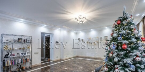 4-комн квартира Луков пер,  д. 8