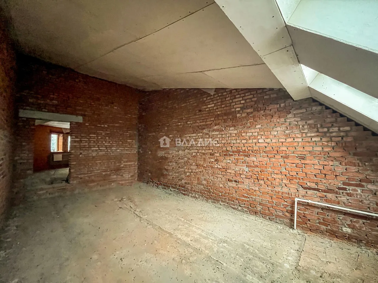 Продажа 3-комн квартиры на вторичном рынке с. Акатьево, улица Юбилейная, 21