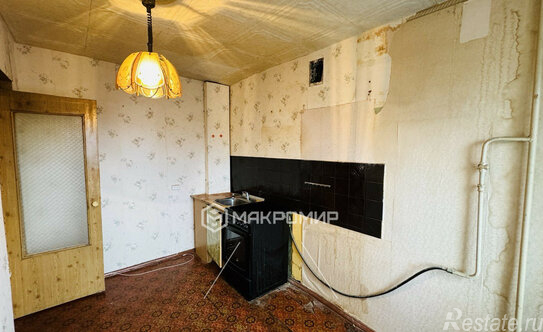 Продажа 2-комн квартиры на вторичном рынке улица Чекистов,  д. 38