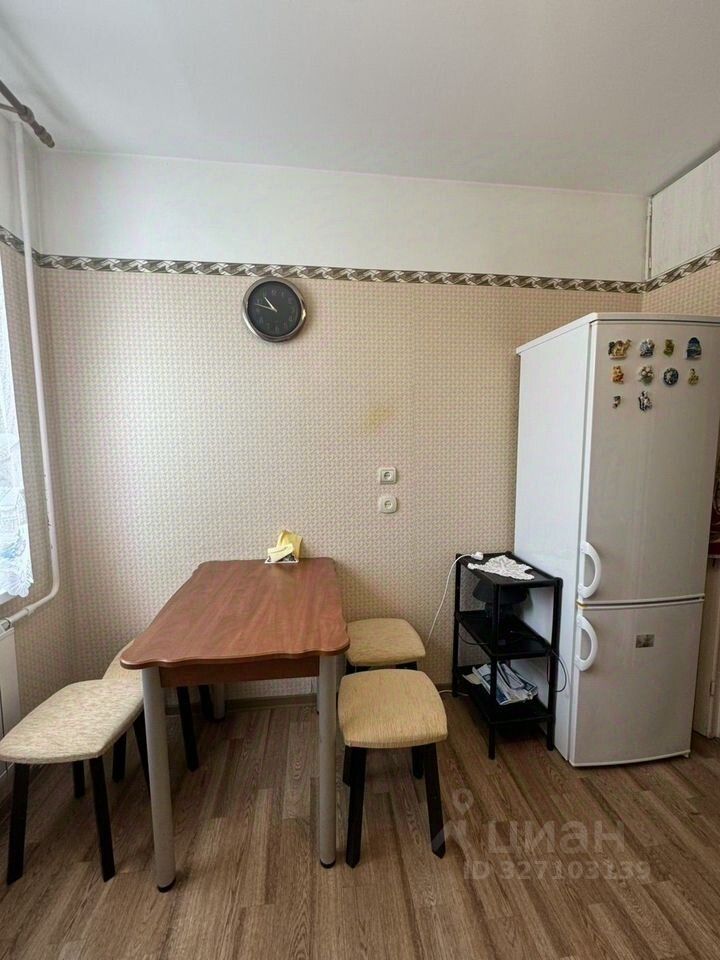 Продажа 3-комн квартиры на вторичном рынке пос. Житково, улица Центральная, 33
