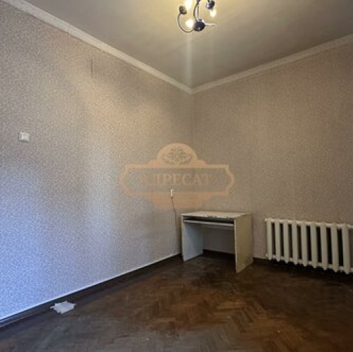 4-комн квартира улица Полярников,  д. 7