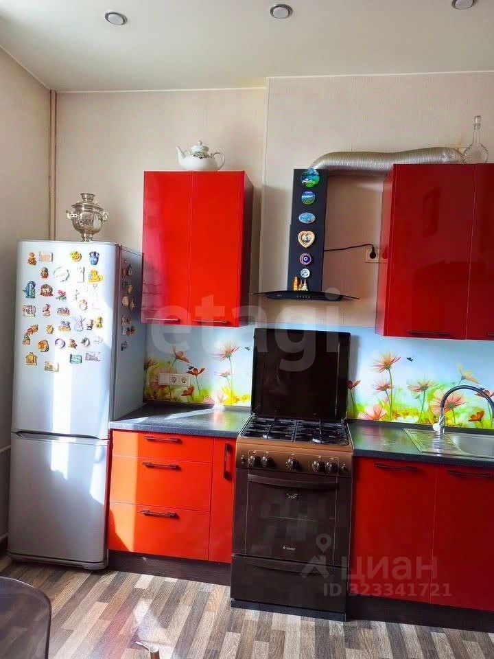 Продажа 3-комн квартиры на вторичном рынке пос. Шушары, Детскосельский тер., шоссе Колпинское, 45