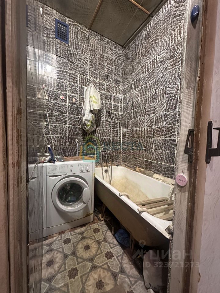 Продажа 1-комн квартиры на вторичном рынке 18-я Васильевского острова линия, 23