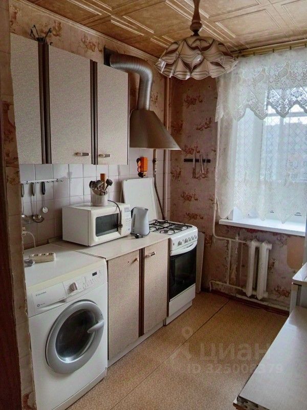 Продажа 2-комн квартиры на вторичном рынке Чехов, улица Чехова, 2