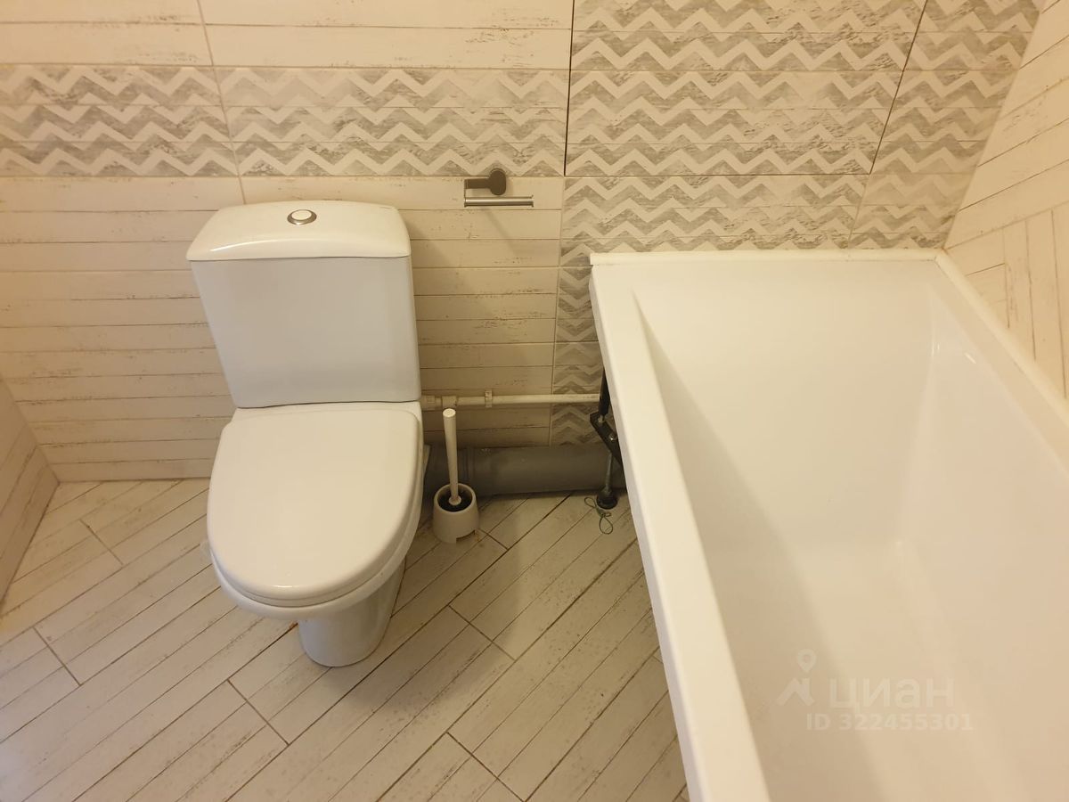 Продажа 2-комн квартиры на вторичном рынке пос. Шушары, Пулковское тер., улица Переведенская, 6Б