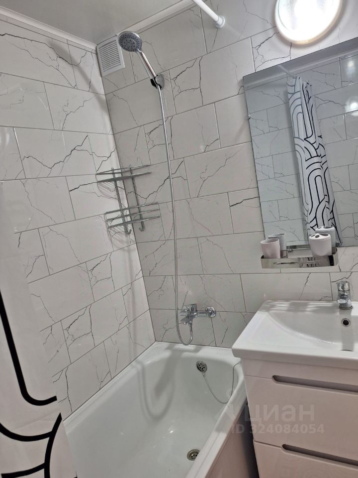 Аренда 1-комн квартиры на вторичном рынке улица Оптиков, 52к3