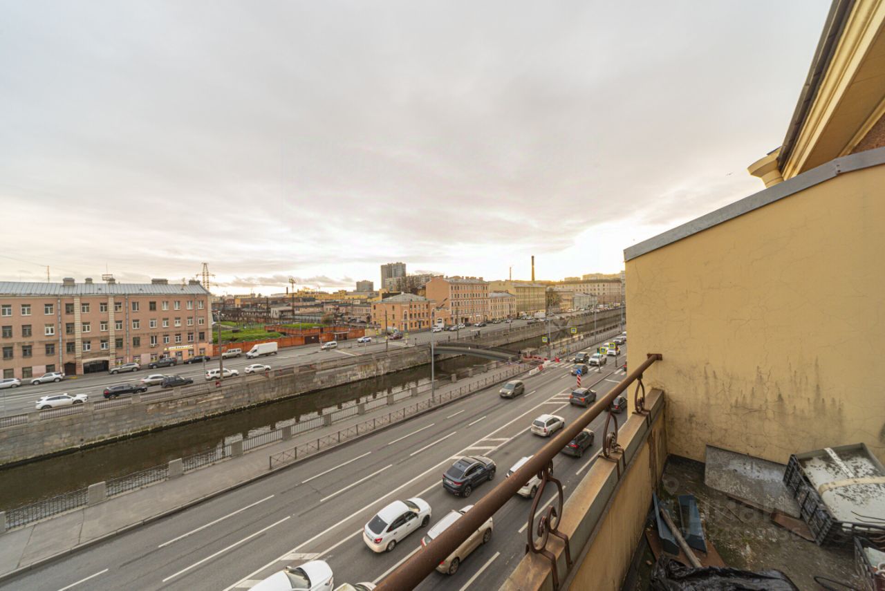 Продажа 3-комн квартиры на вторичном рынке набережная Обводного Канала, 121