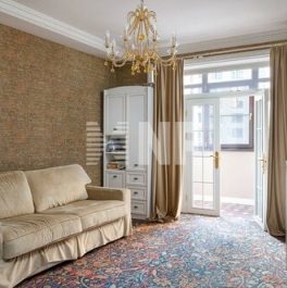 Продажа 3-комн квартиры на вторичном рынке Климентовский пер,  д. 2