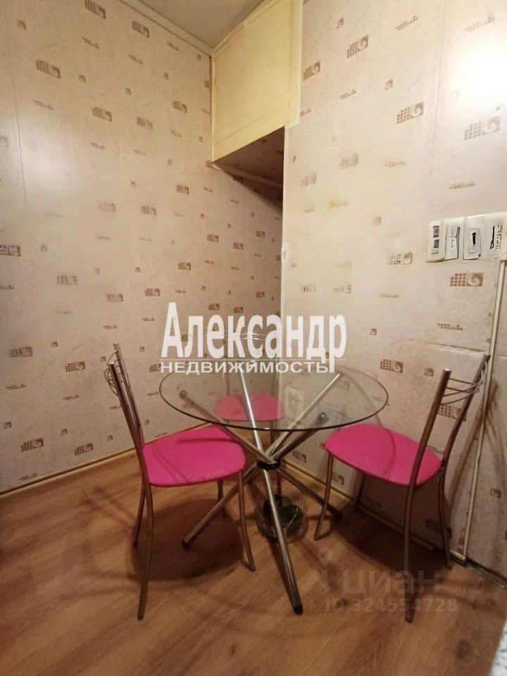 Продажа 2-комн квартиры на вторичном рынке Выборг, Первомайская улица, 8