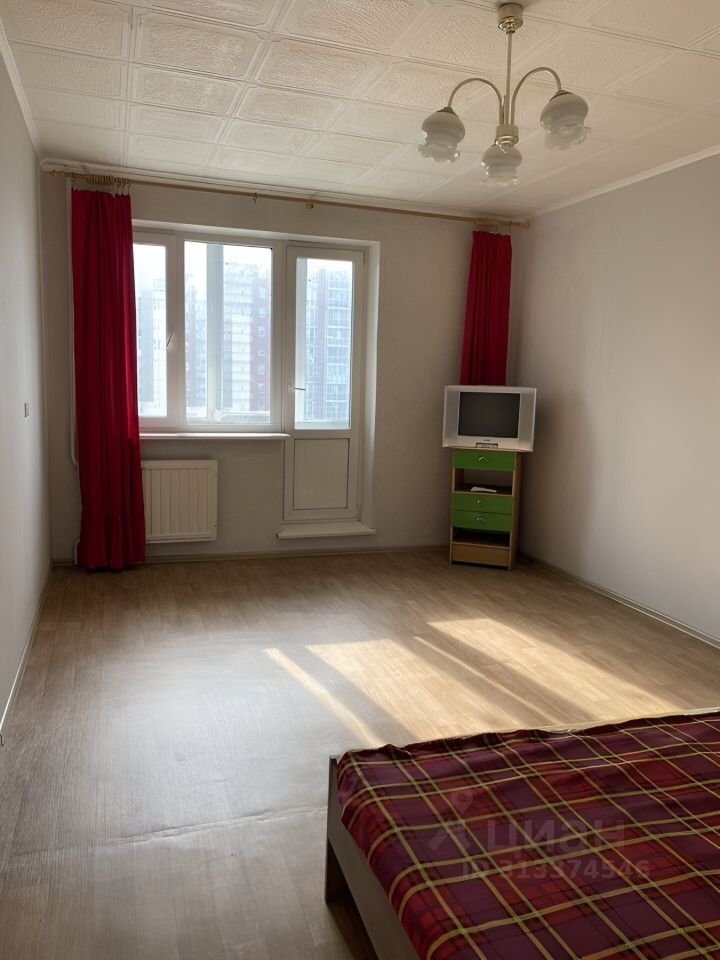 Продажа 1-комн квартиры на вторичном рынке Богатырский проспект, 41К1