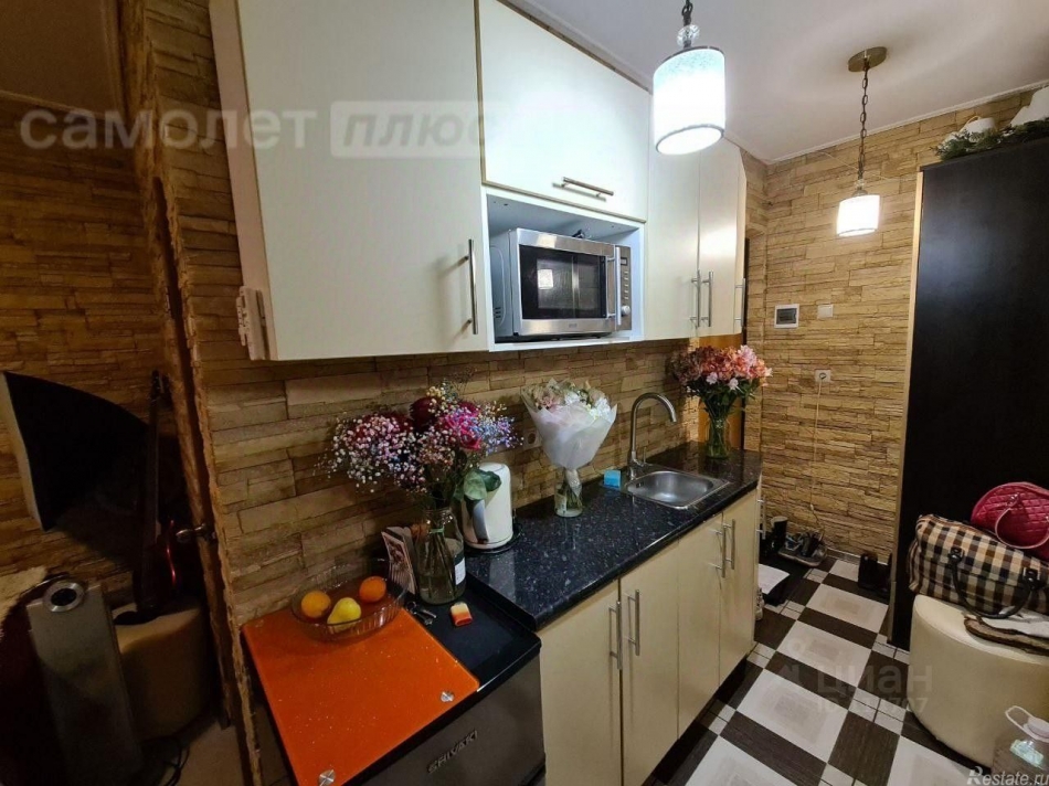 Продажа 1-комн квартиры на вторичном рынке Сапёрный проезд,  д. 11