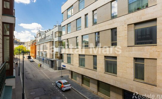 Аренда 4-комн квартиры на вторичном рынке Зачатьевский 1-й пер,  д. 21