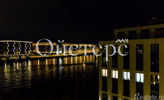 Продажа 4-комн квартиры на вторичном рынке Петровский пр-кт,  д. 26 к2