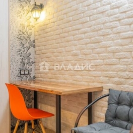 Продажа 4-комн квартиры на вторичном рынке Варшавская ул,  д. 19,  к. 2