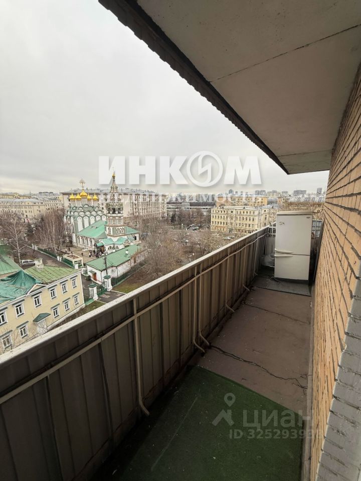 Продажа 2-комн квартиры на вторичном рынке улица Льва Толстого, 3