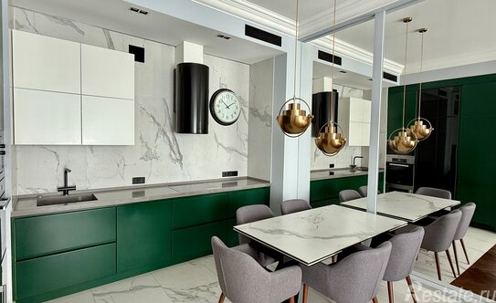 Продажа 3-комн квартиры на вторичном рынке ул Мосфильмовская,  д. 8,  к. 1