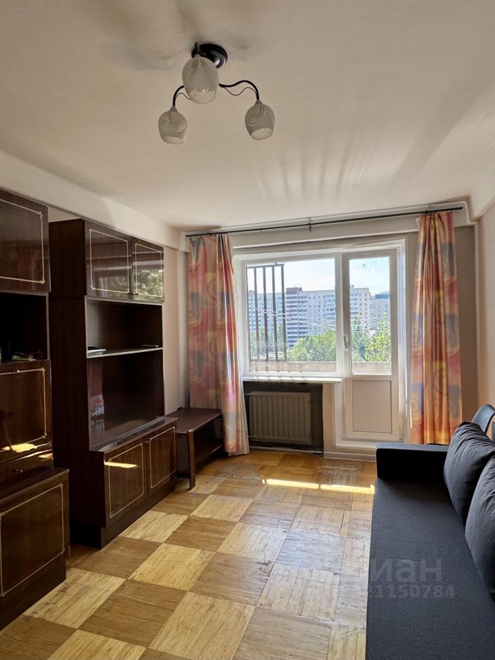 Продажа 3-комн квартиры на вторичном рынке улица Уточкина, 5