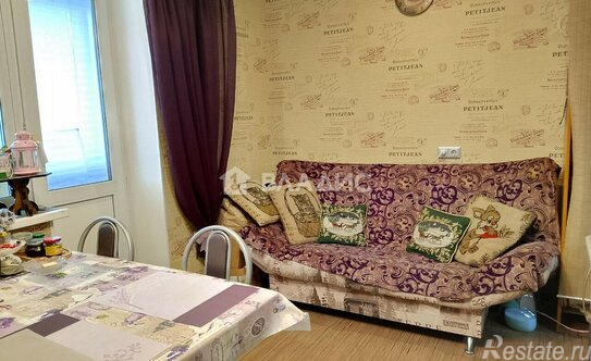 Продажа 2-комн квартиры на вторичном рынке Тельмана, ул Октябрьская,  д. 5