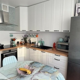 Продажа 1-комн квартиры на вторичном рынке Железнодорожный, пр-кт Героев,  д. 2