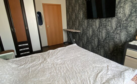 Продажа 2-комн квартиры на вторичном рынке Юнтоловский проспект,  д. 49 к1